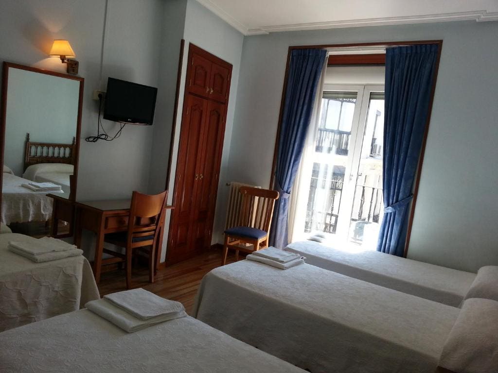 Quadruple Room room - Image 3