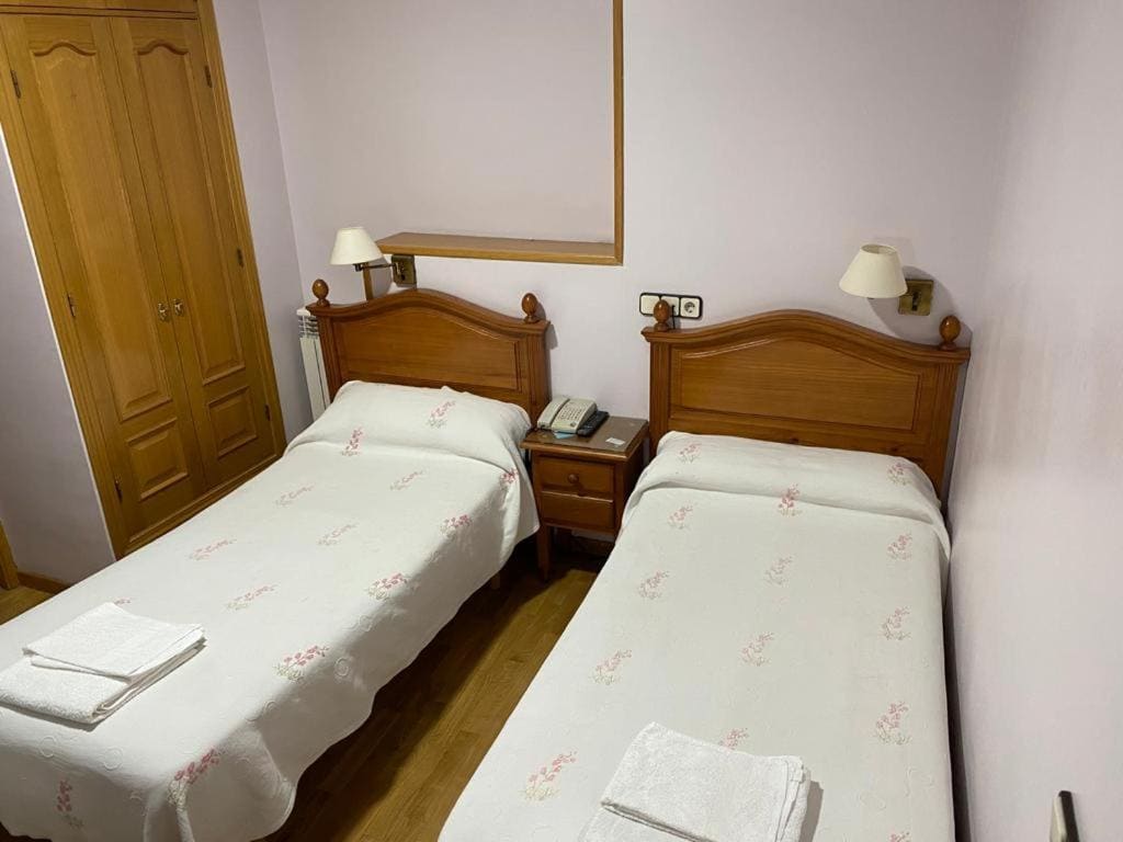 Twin Room room - Image 2