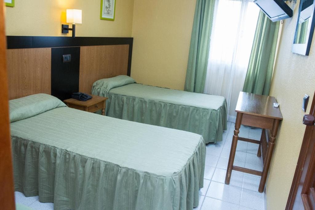 Twin Room room - Image 1