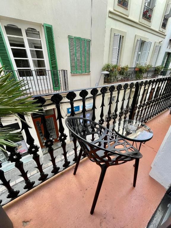 Double Room with Balcony room - Image 2