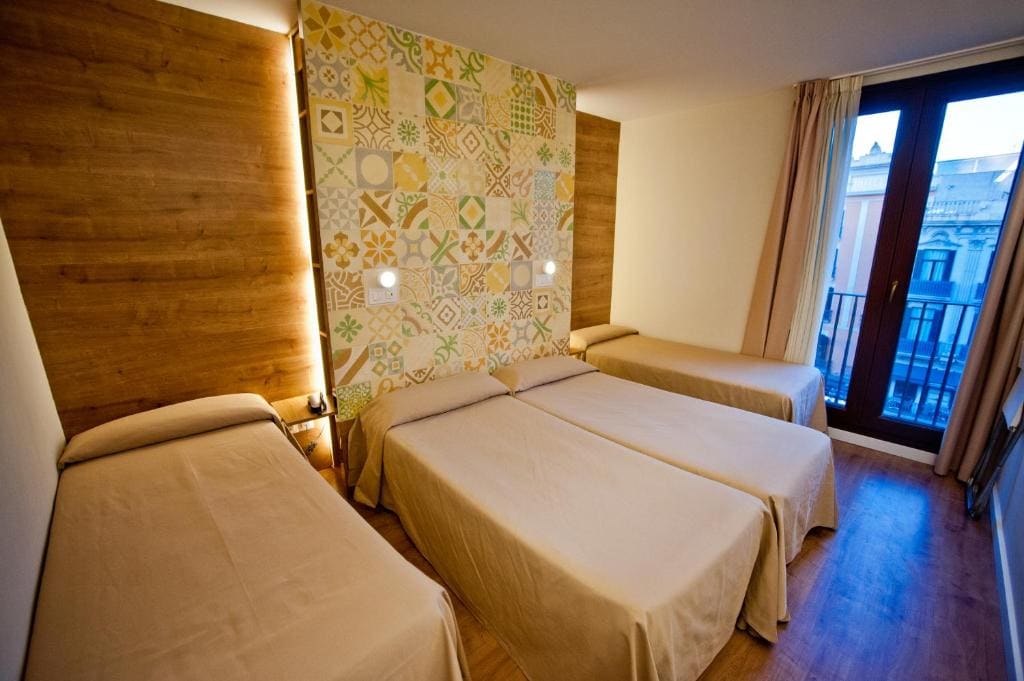 Family Room room - Image 2