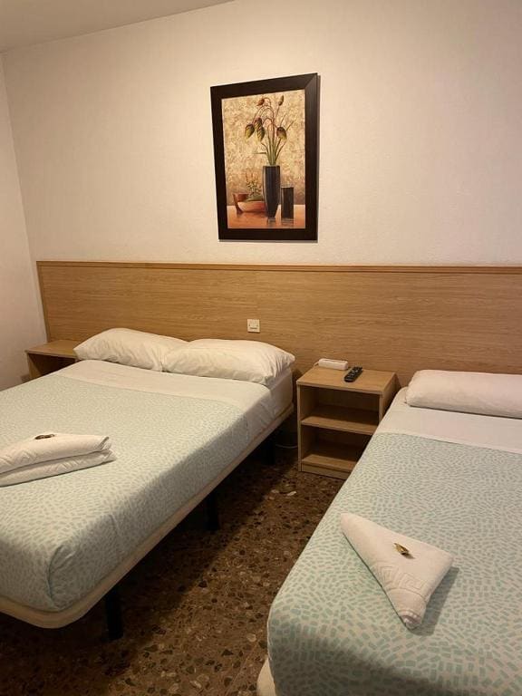 Room room - Image 1