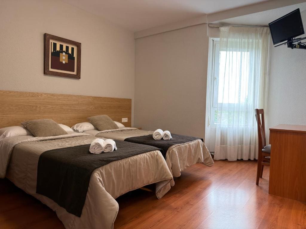 Standard Double or Twin Room room - Image 3