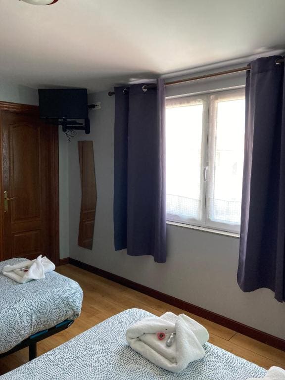 Triple Room with Private Bathroom room - Image 1