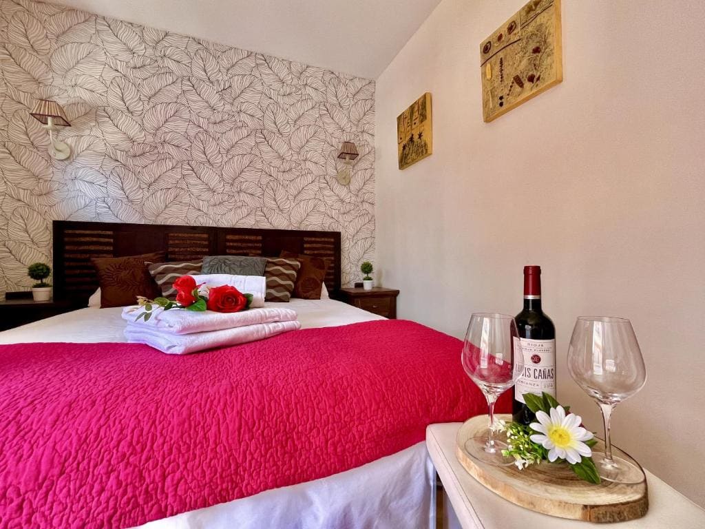 Standard Double Room with Balcony room - Image 3