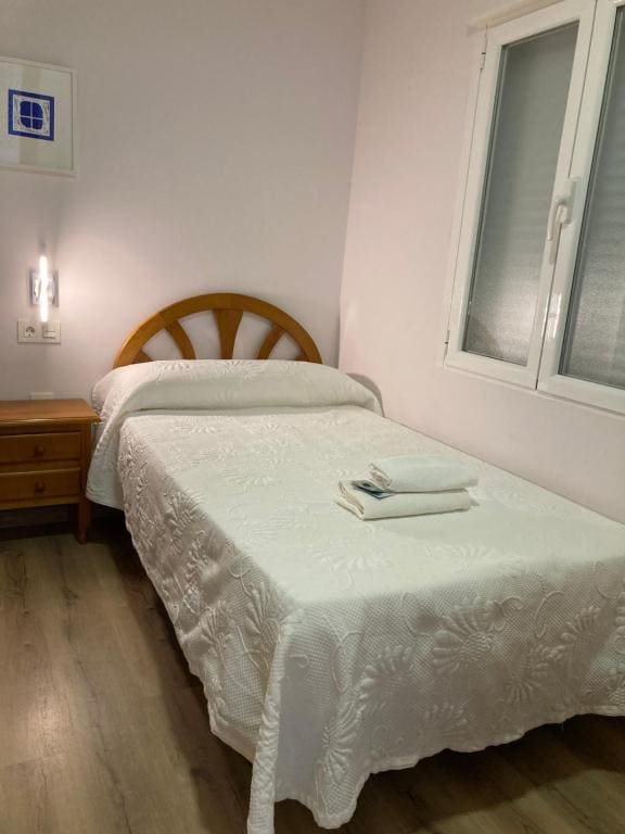 Small Single Room room - Image 3