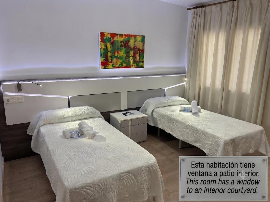 Twin Room room - Image 2