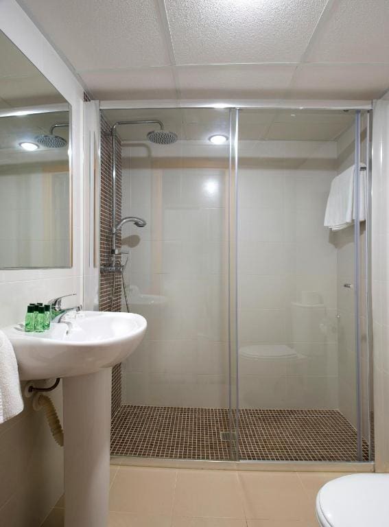 Double or Twin Room room - Image 3