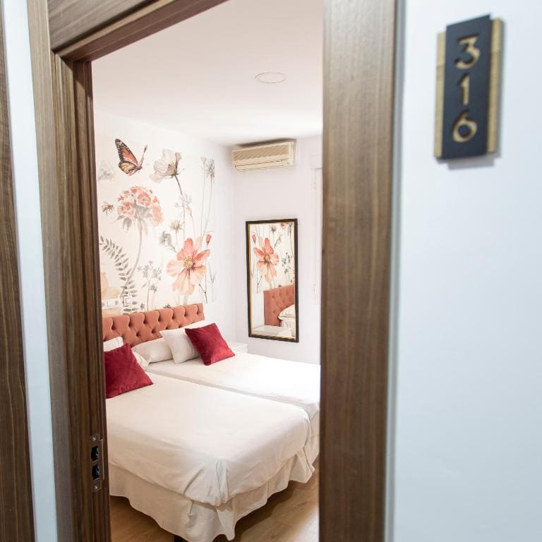 Double or Twin Room room - Image 3