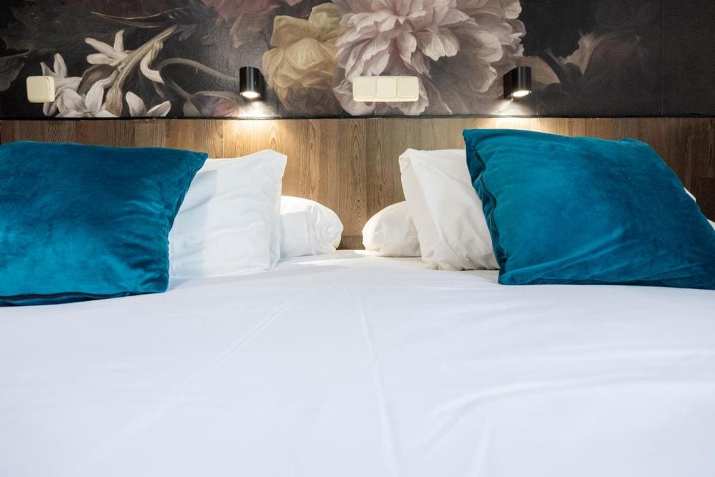Superior Double or Twin Room room - Image 3