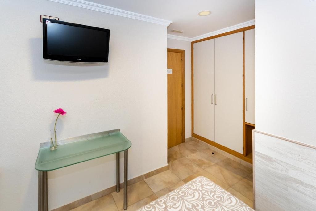 Twin Room room - Image 3