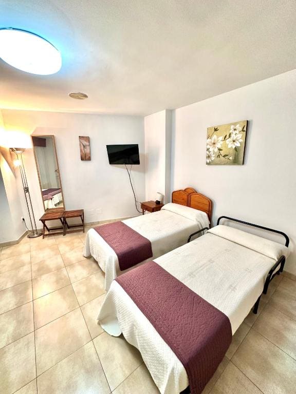 Quadruple Room room - Image 3
