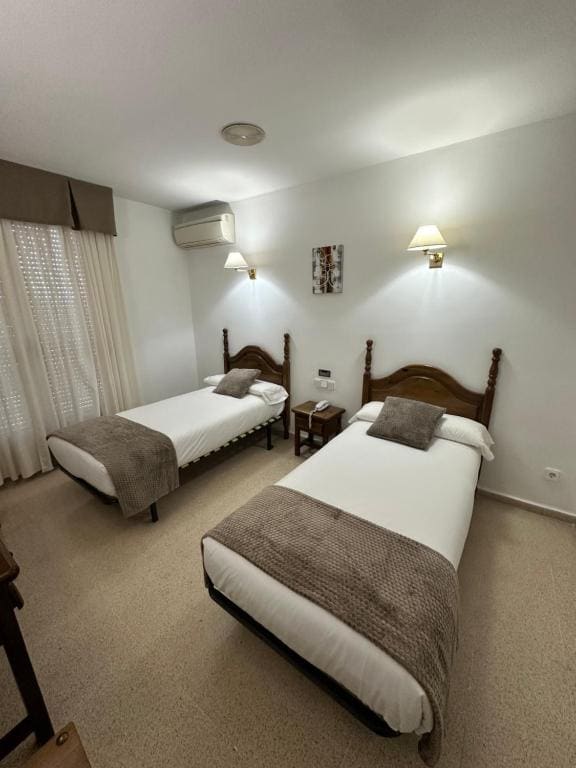 Twin Room room - Image 3