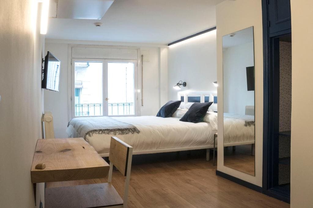 Budget Double Room room - Image 3