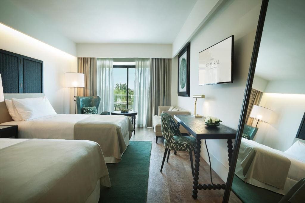 Superior Deluxe Room room - Image 2