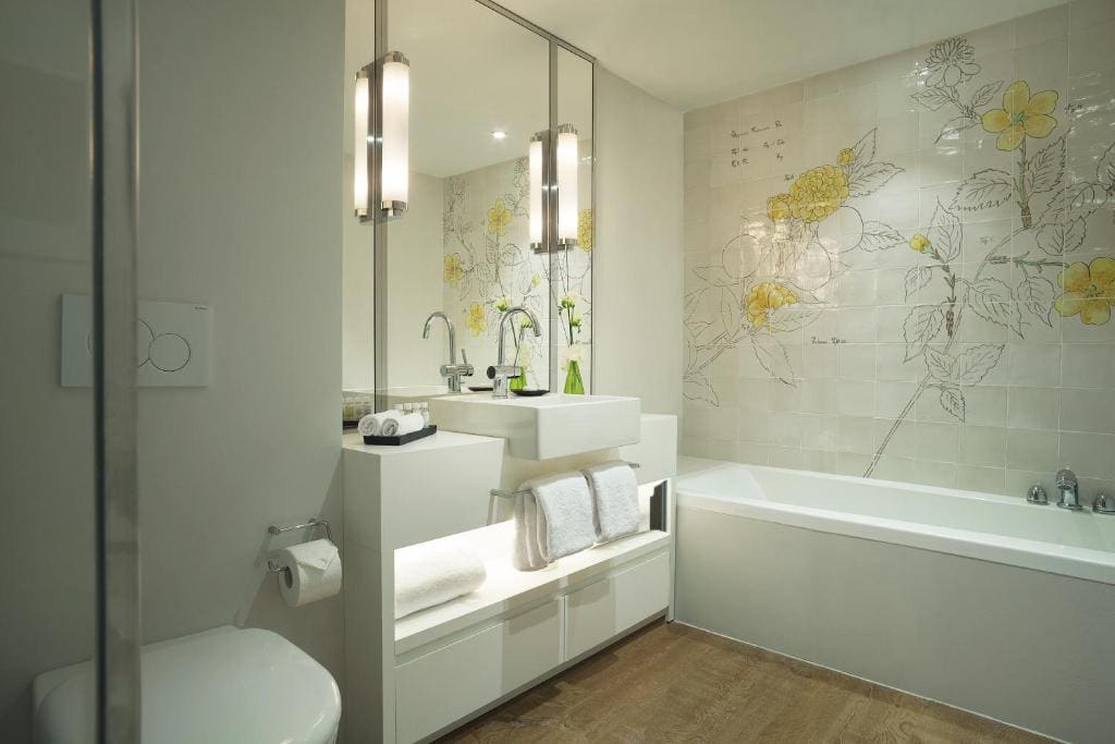 Superior Deluxe Room room - Image 3