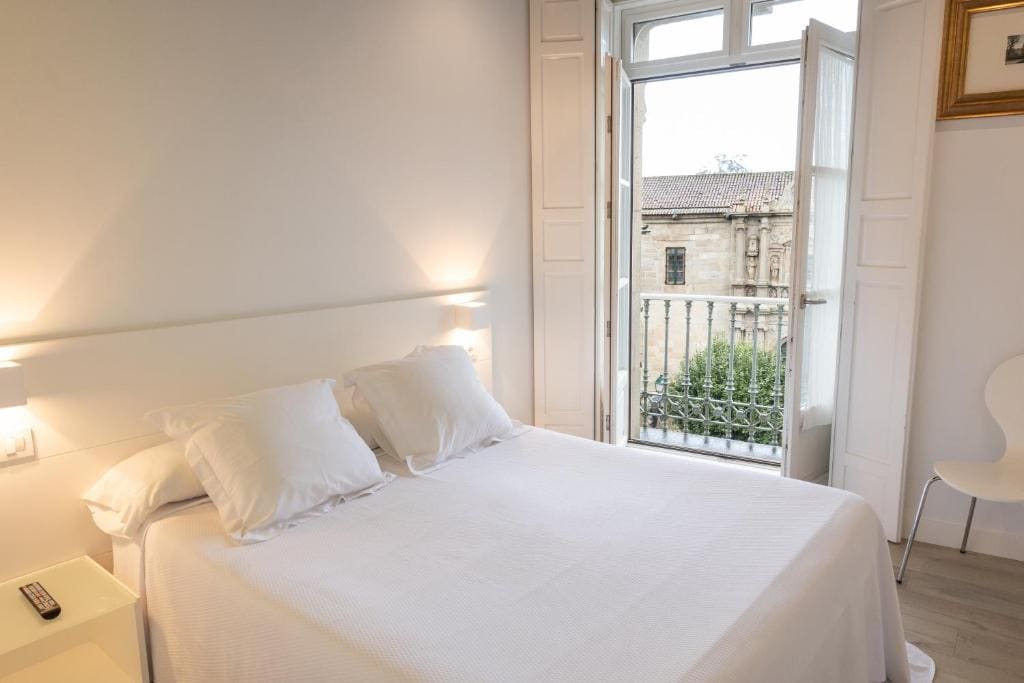 Junior Suite with Balcony room - Image 3