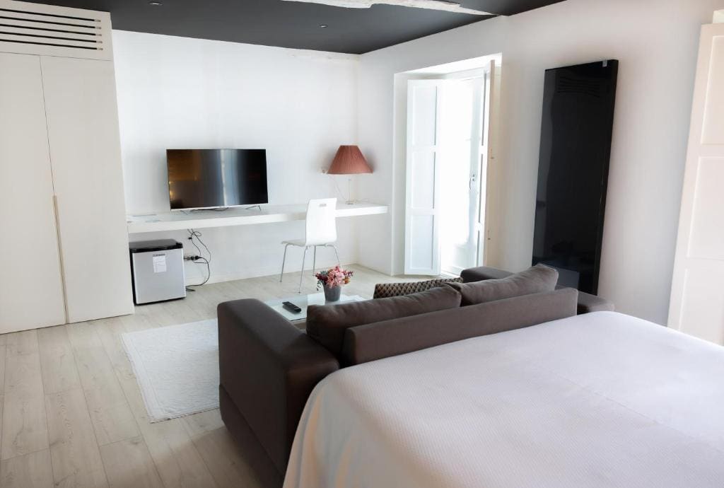 Junior Suite with Garden View room - Image 1