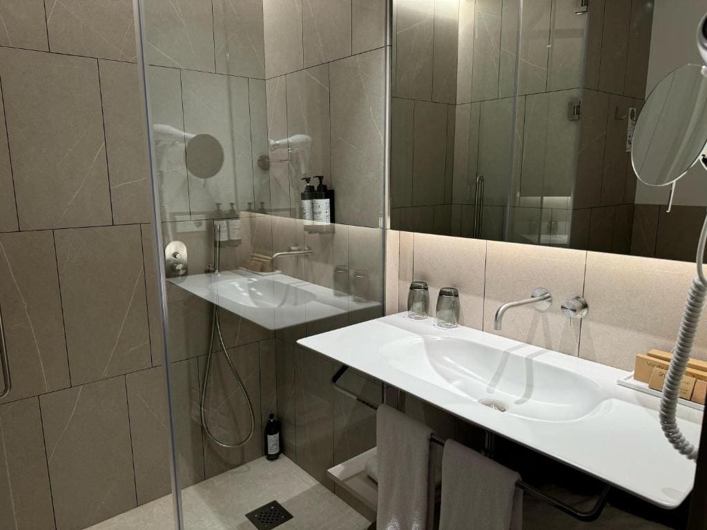 Standard Double Room room - Image 2