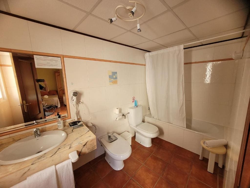 Deluxe Triple Room with Balcony room - Image 1