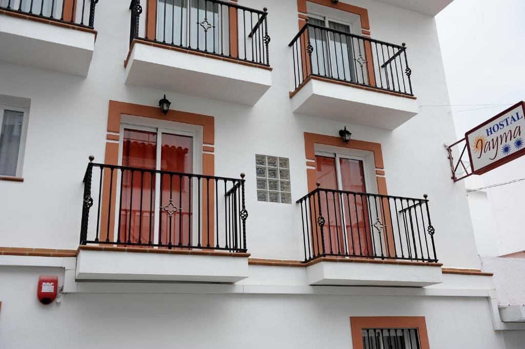 Single Room with Balcony room - Image 1