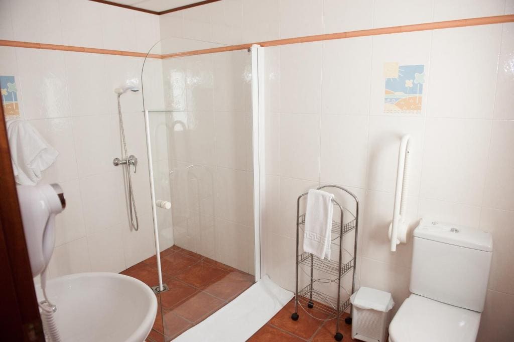 Twin Room Ground Floor room - Image 1