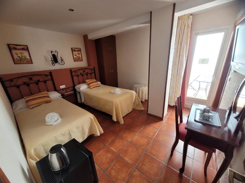 Twin Room room - Image 2
