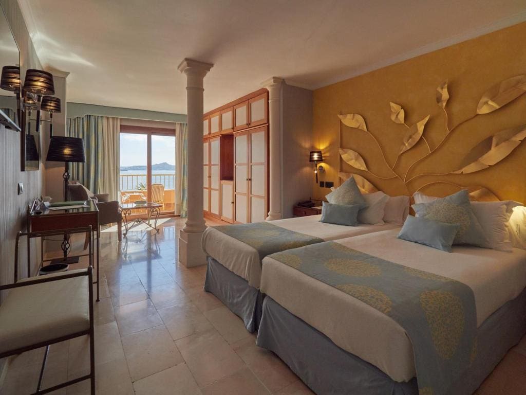 Standard Double or Twin Room with Sea View (2 Adults + 1 Children) room - Image 2