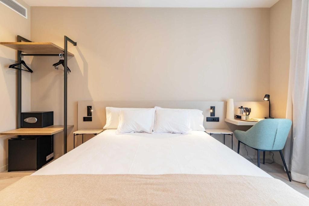 Standard Double Room room - Image 2