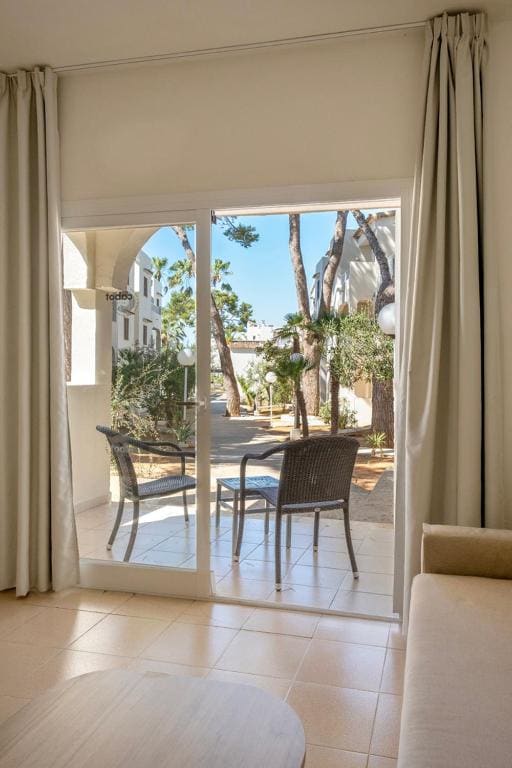 One-Bedroom Apartment room - Image 2