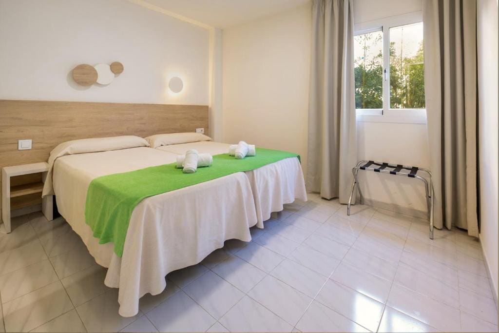 One-Bedroom Family Apartment room - Image 3