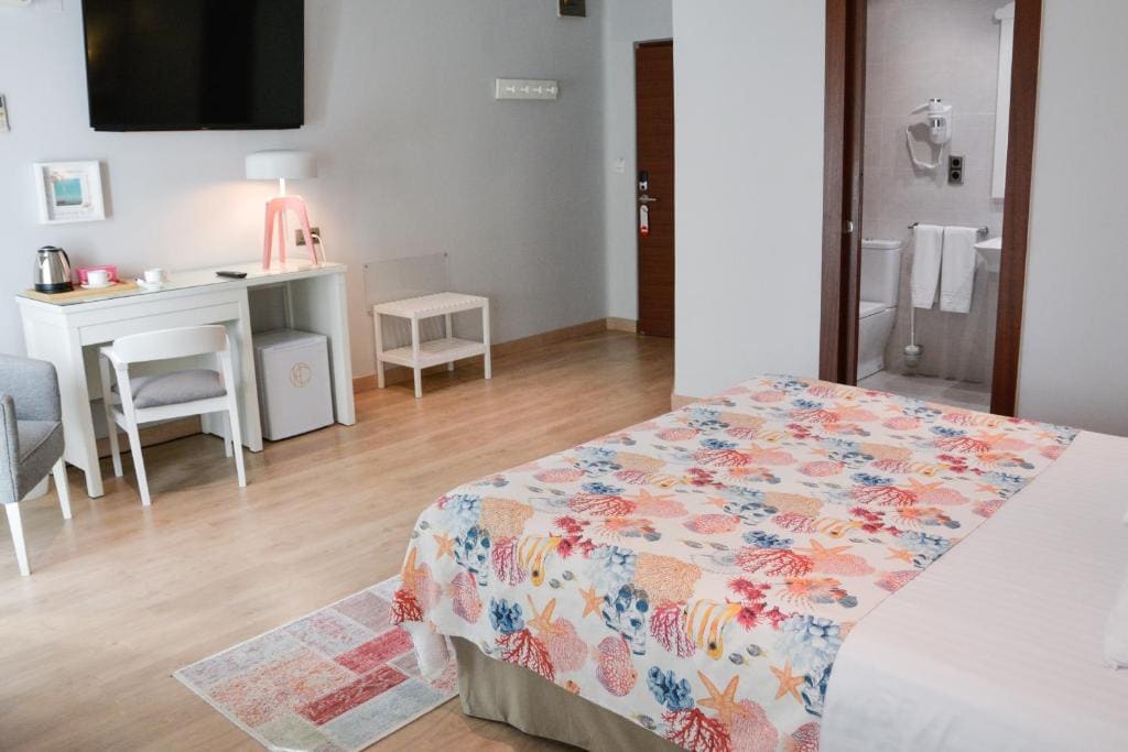 Superior Double Room with City View room - Image 1