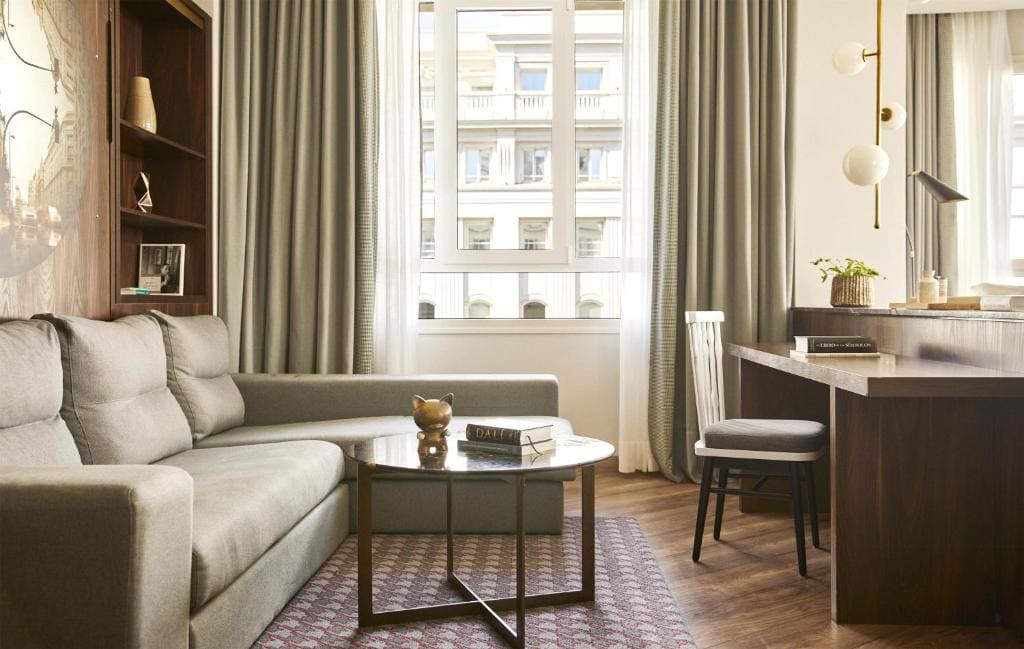 Executive Suite room - Image 3