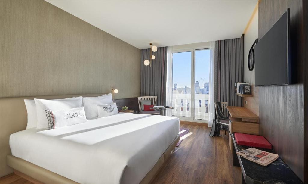 King Room with Balcony room - Image 3
