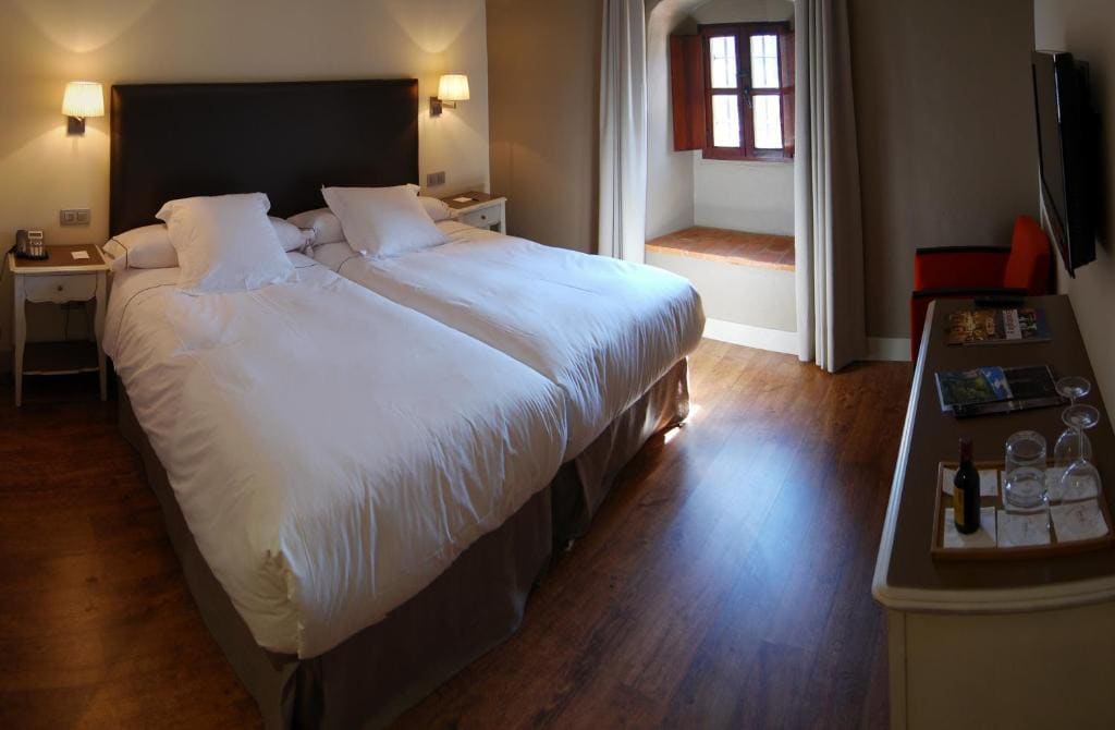 Double or Twin Room room - Image 3