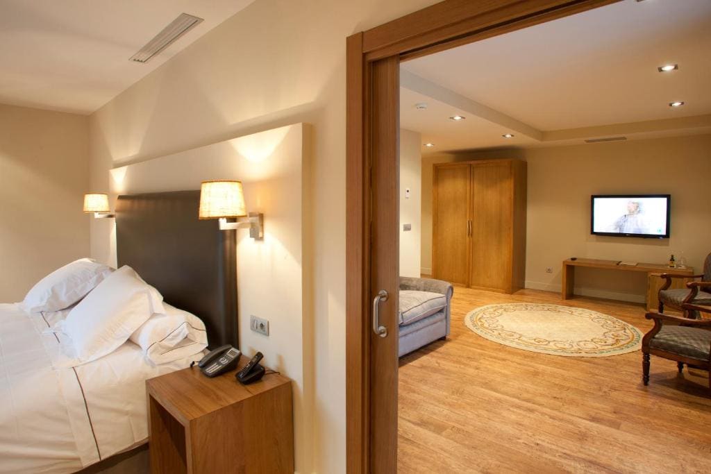 Suite room - Image 1