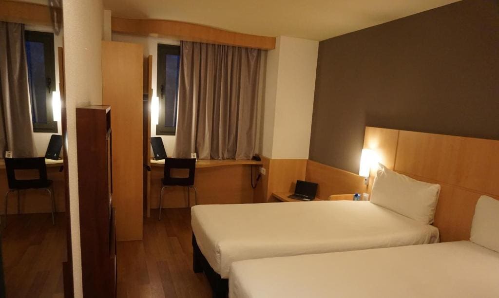Standard Twin Room room - Image 1