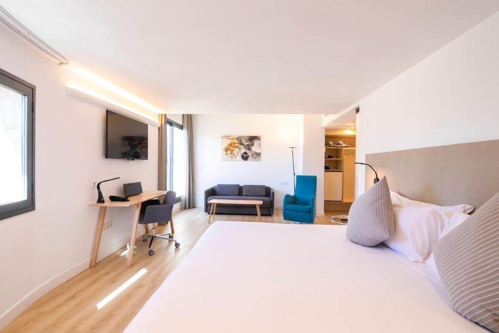 Innside Loft room - Image 2