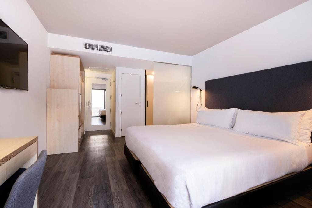Innside Premium Room with Whirlpool room - Image 1