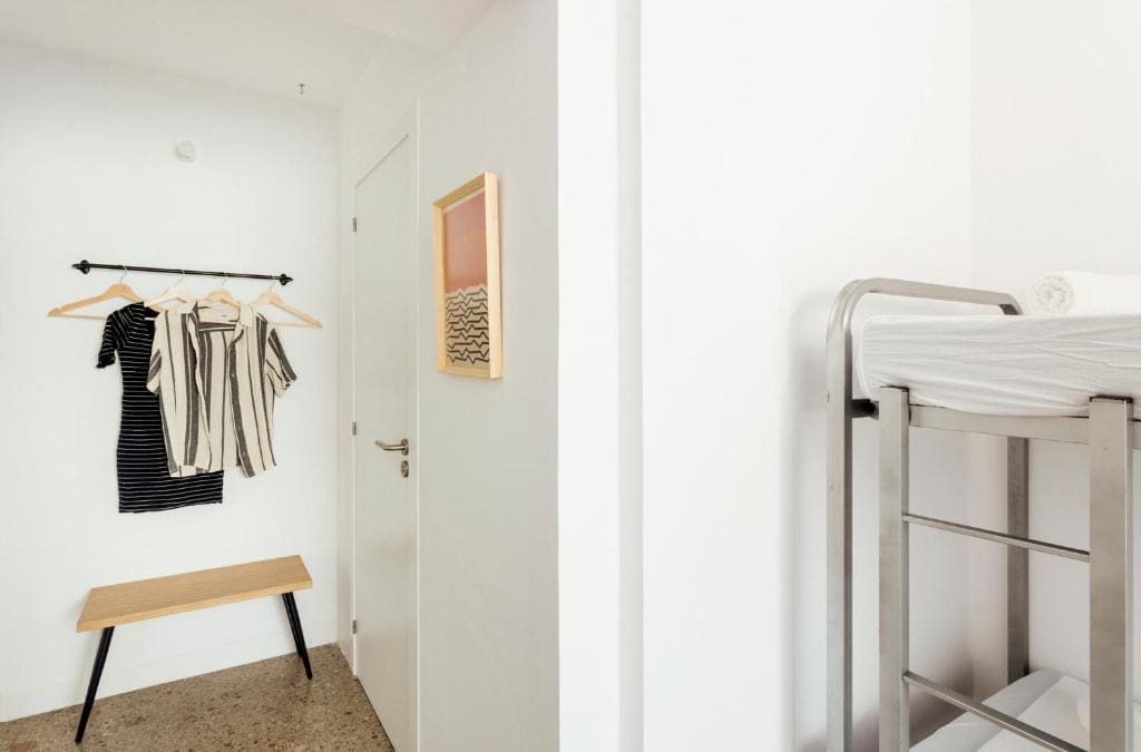 Quadruple Room with Private Bathroom room - Image 2