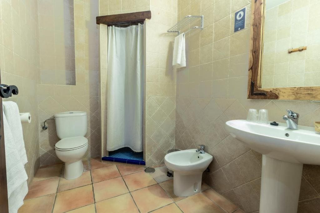 Standard Twin Room room - Image 1