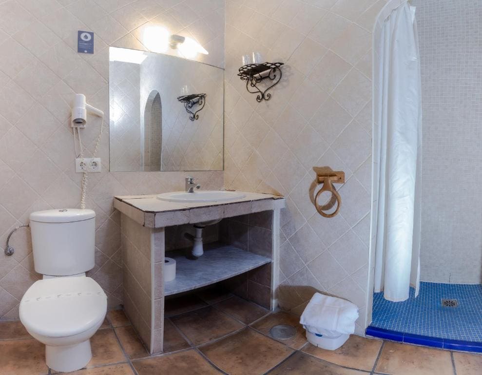 Superior King or Twin Room room - Image 1