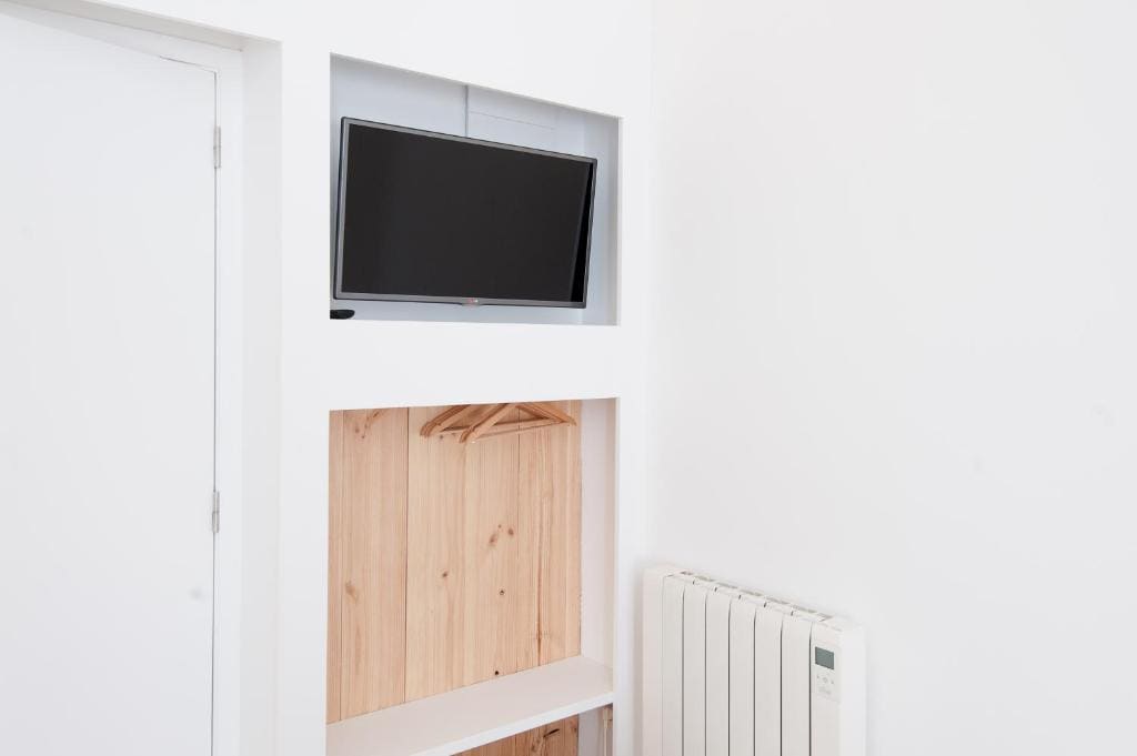 Double Room with Balcony room - Image 2