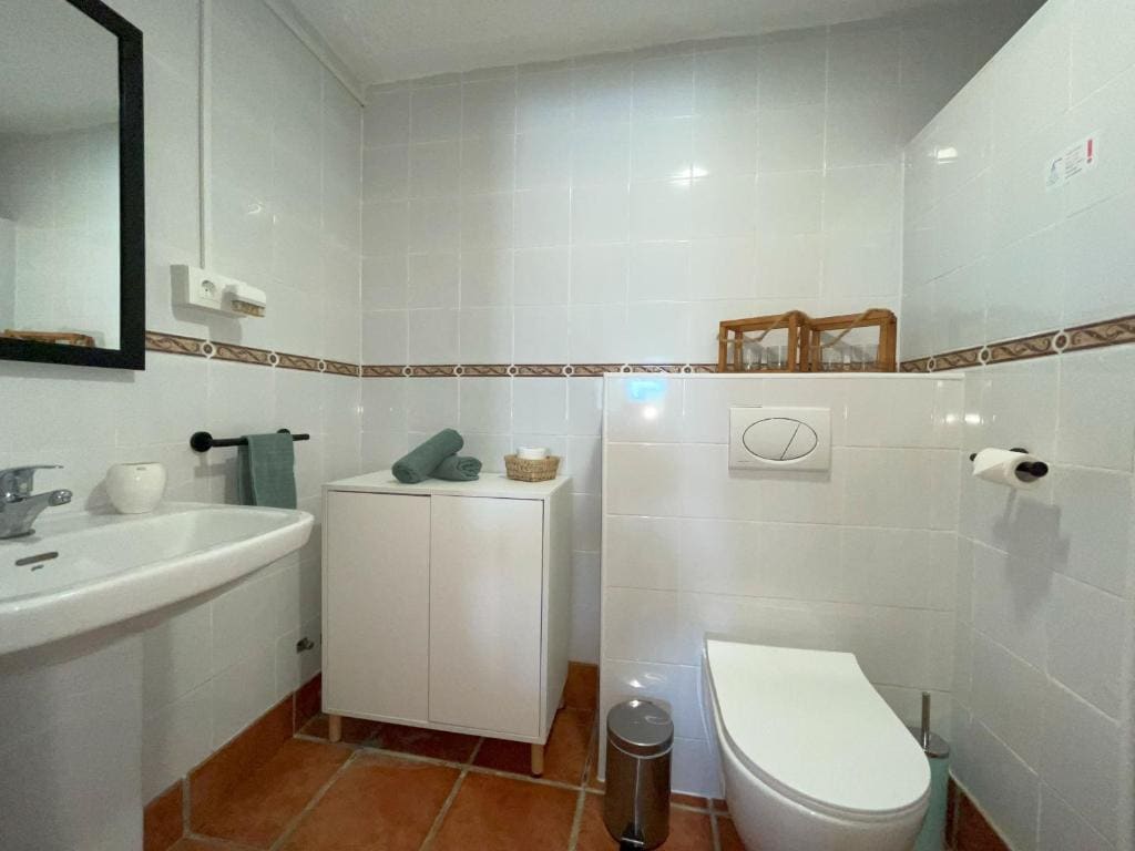 Studio with Pool View room - Image 3