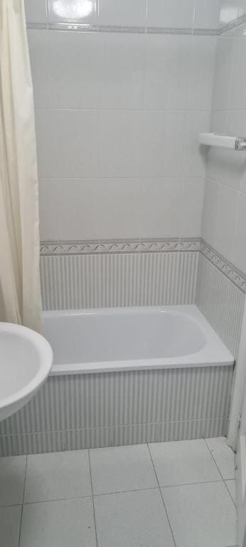 Room room - Image 3