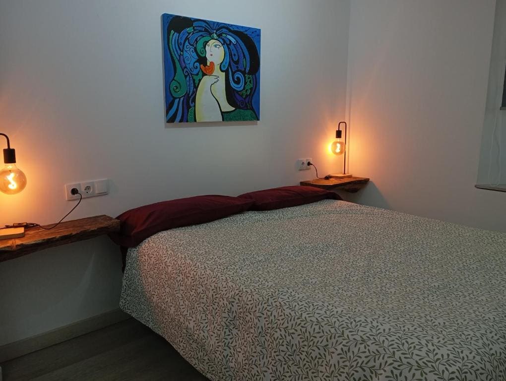 One-Bedroom Apartment with Garden room - Image 2