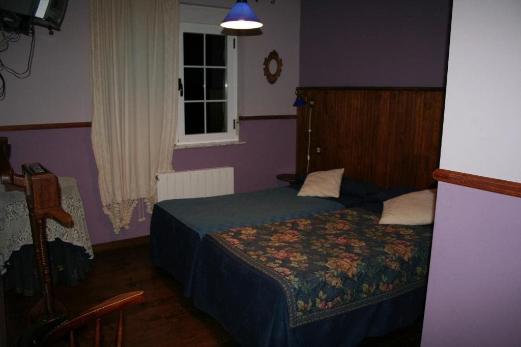 Six-Bedroom House room - Image 2