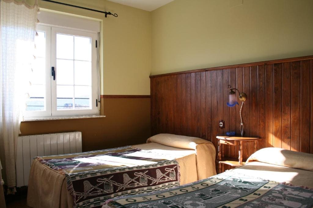 Six-Bedroom House room - Image 1
