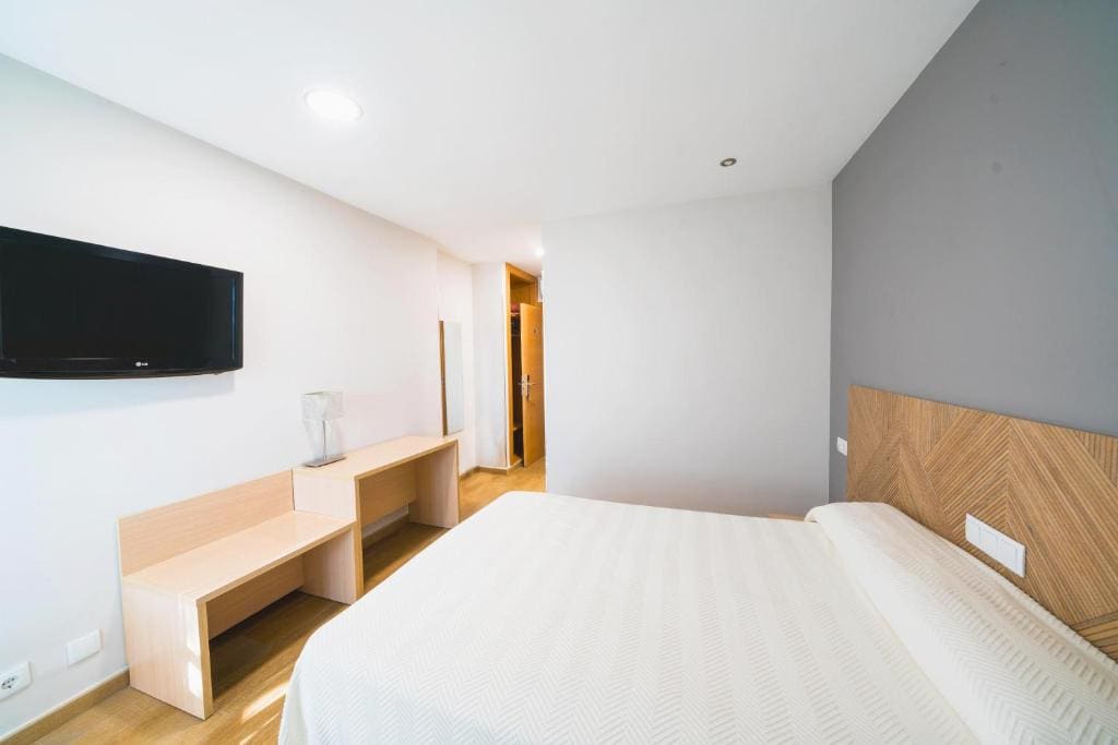 Superior Queen Room room - Image 2