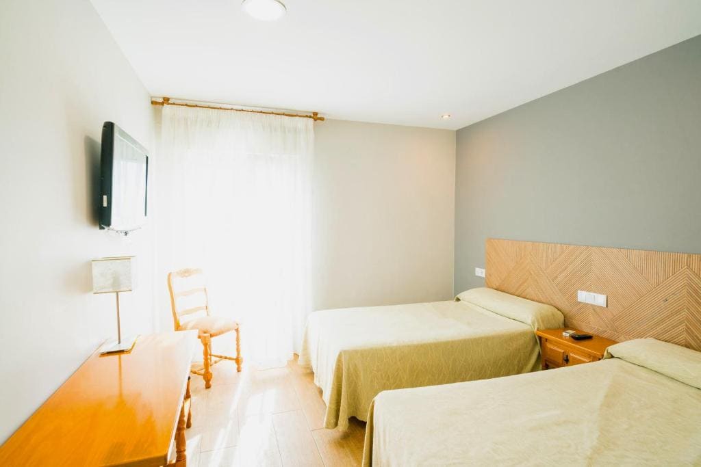 Superior Twin Room room - Image 1